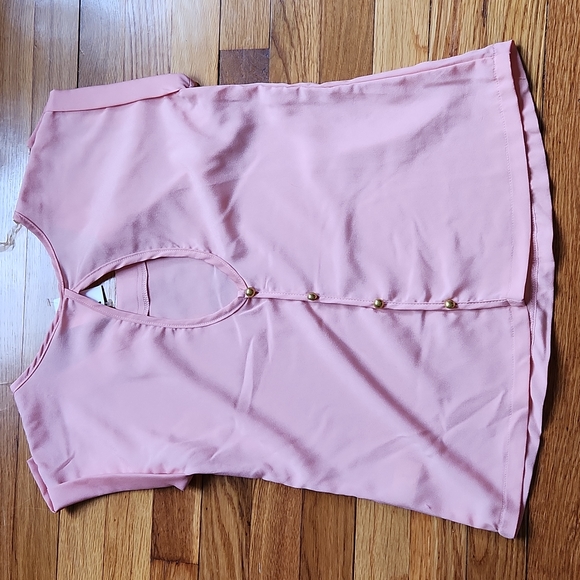 CR Top with Buttons - Picture 2 of 3